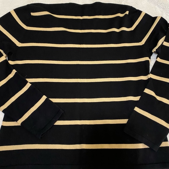 EUC! LT. WEIGHT V NECK SWEATER W/HENLEY BUTTONS. - Picture 12 of 14